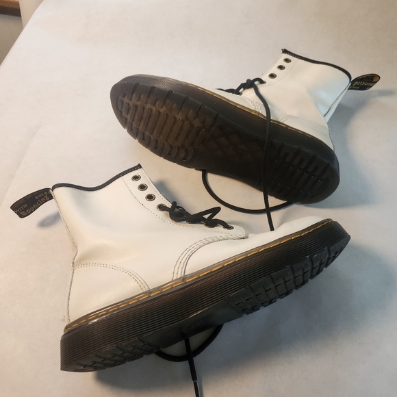 Doc Martens White Leather Zavala 1460 Boots - Picture 9 of 16